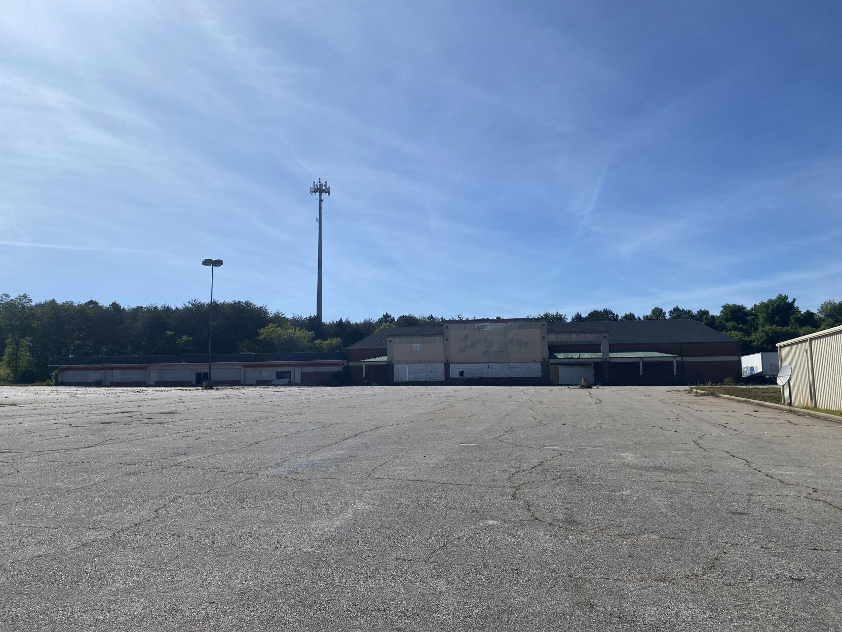 Former Community Cash grocery store on Augusta Road, U.S. 25